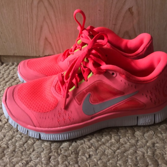 Women’s Nike Free Run Shoes Pink US Size 6.5 - Picture 2 of 8
